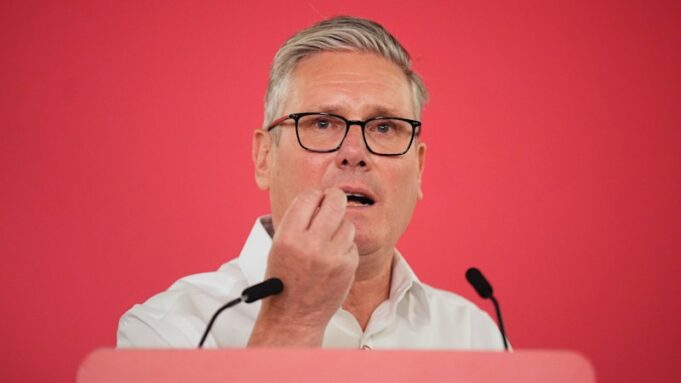 Keir Starmer se niega a dimitir mientras 70 parlamentarios laboristas del Reino Unido piden la dimisión del primer ministro