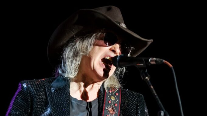 El álbum doble de The Waterboys con Bruce Springsteen y Fiona Apple
