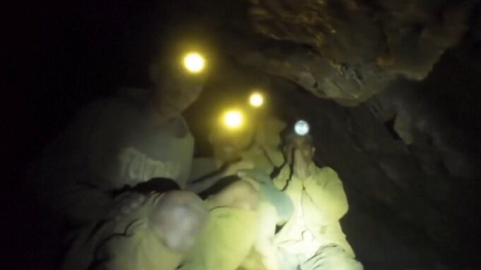 Rescate milagroso de cinco hombres atrapados en una cueva de Laos durante más de una semana