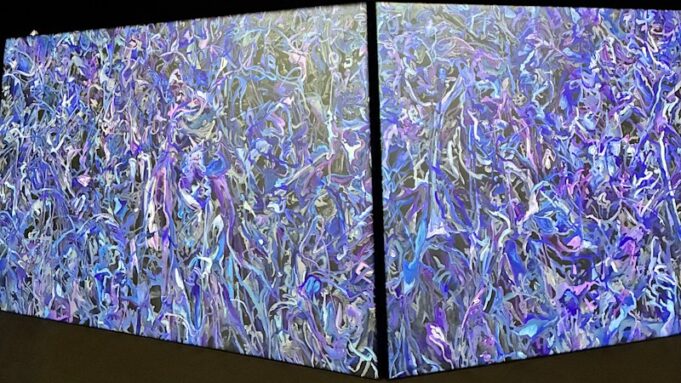 Instalación multimedia de Khaled Sabsabi expuesta en el pabellón australiano
