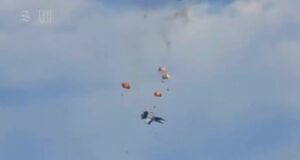 Aviones de la Armada de EE.UU. chocan en el aire en un espectáculo aéreo de Idaho