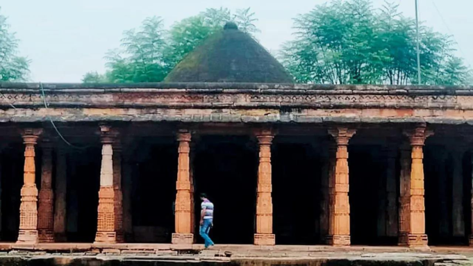 HC declara templo el complejo de Bhojshala y sugiere terreno separado para mezquita