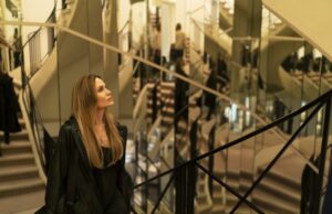 Angelina Jolie apuesta por la alta costura (y el drama superior)