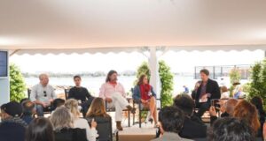 Panel del Pabellón Americano de Clever Caboose Cannes: Ver
