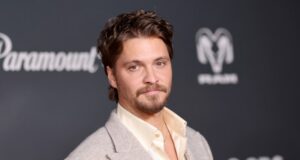 Entrevista a Luke Grimes ‘Marshals’, además de Clint Eastwood y Paternidad