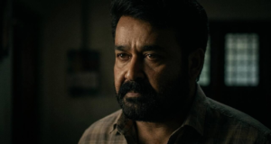 Mohanlal llora mientras mira la película con los fans.