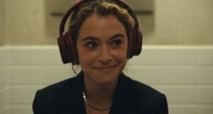 Reseña de ‘Máximo placer garantizado’: el alegre thriller de Tatiana Maslany