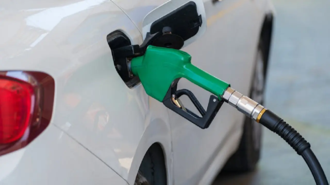 Los precios de la gasolina y el diésel volvieron a subir a medida que las tarifas del combustible suben por tercera vez en 10 días.