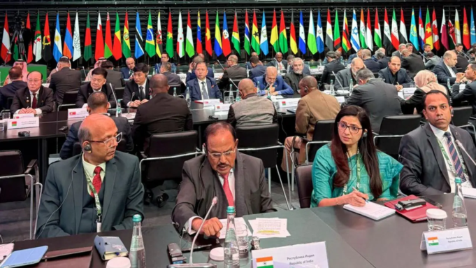La NSA Ajit Doval recorre el Centro Espacial Nacional de Rusia en Moscú y analiza la cooperación espacial; interactúa con la tripulación de la ISS
