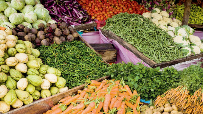 El calor del verano y los costos del combustible impulsan un fuerte aumento en los precios de las verduras