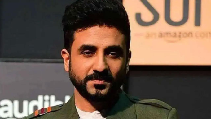Vir Das desestima las acusaciones de hacer bromas sólo sobre el gobierno actual