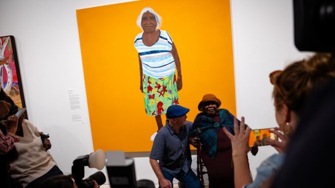 Richard Lewer gana el Premio Archibald 2026 por su retrato de Iluwanti Ken