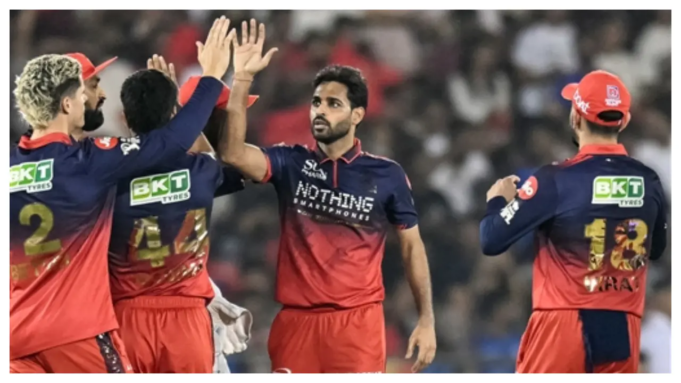 MI luchando en 53/3 después de 6 overs; Bhuvi estrellas con 3 ventanillas para RCB