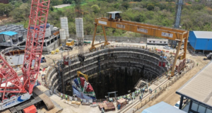 Proyecto de tren bala: cabezal de corte de tuneladora de 350 toneladas bajado en el sitio del túnel de Vikhroli