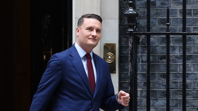 Wes Streeting renuncia como secretario de salud del Reino Unido, despejando el camino para el desafío
