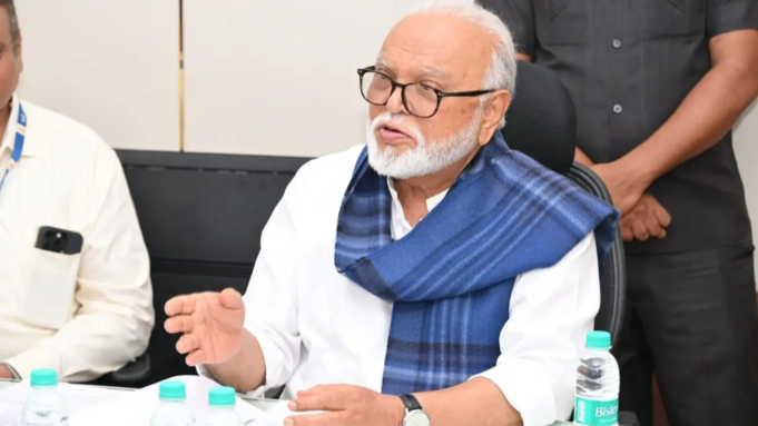 Maharashtra ve un aumento en las ventas de combustible en medio de compras de pánico, Bhujbal dice que no hay escasez