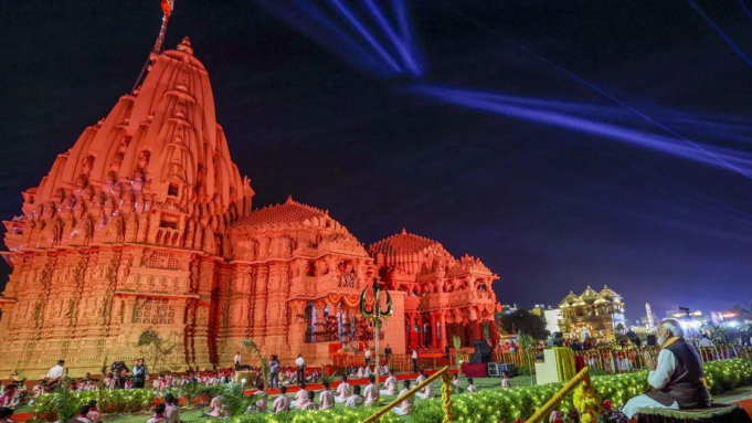 El primer ministro Modi realiza una gira en Somnath de Gujarat antes de las celebraciones del templo