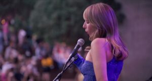 Dentro del mundo del silbido competitivo y el viaje de la artista australiana Molly Lewis