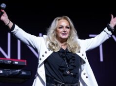Cantante permanece en coma inducido tras cirugía intestinal