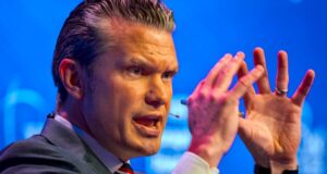 Pete Hegseth elogia a Australia por “dar un paso al frente” mientras Estados Unidos cambia de tono sobre China