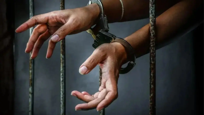 Nida Khan, empleada fugitiva de TCS, arrestada en Nashik; El líder de AIMIM también fue arrestado por albergar a acusados