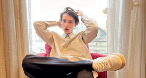 El nuevo álbum de Finn Wolfhard, Fire From The Hip, se lanzará el 10 de julio