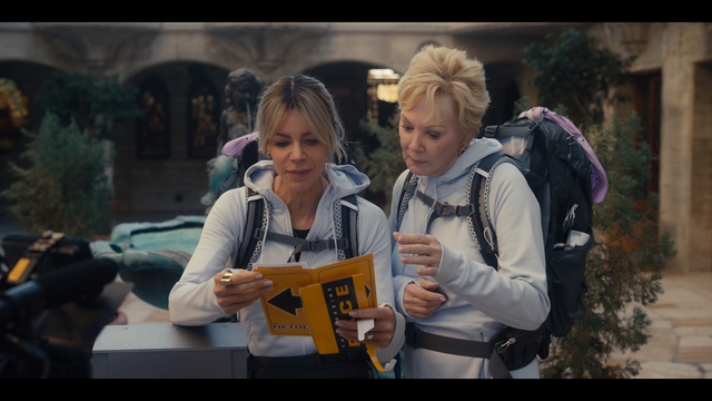 kaitlin-olson-jean-smart_0.jpg