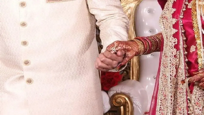 Thane: 7 reservados después de que una menor fuera encontrada casada en un evento de boda masivo