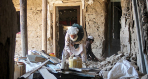 Afganistán protesta contra los ataques paquistaníes en Paktia, Paktika y Kunar tras la muerte de 36 civiles