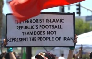 Las protestas saludan al equipo iraní del Mundial