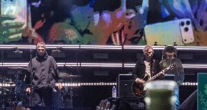 Por qué los australianos acuden en masa a la música, el arte y los festivales en vivo a pesar de la presión económica