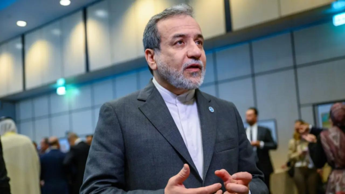 El canciller iraní Abbas Araghchi insta a la cautela mientras continúan las conversaciones nucleares con Estados Unidos