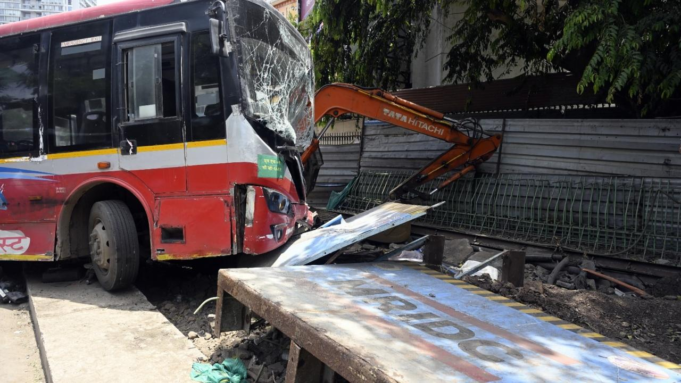 RTO descarta falla mecánica en el accidente del autobús Dadar BEST; aviso al conductor