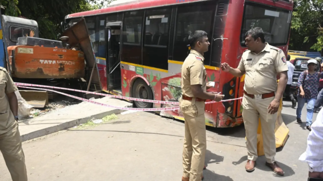 BEST-accident-dadar-raje-news-mumbai-news-dadar-1780923149745_d.png