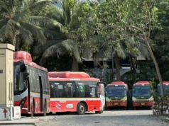 Los empleados de BEST lanzan una huelga indefinida que interrumpe los servicios de autobús de Mumbai