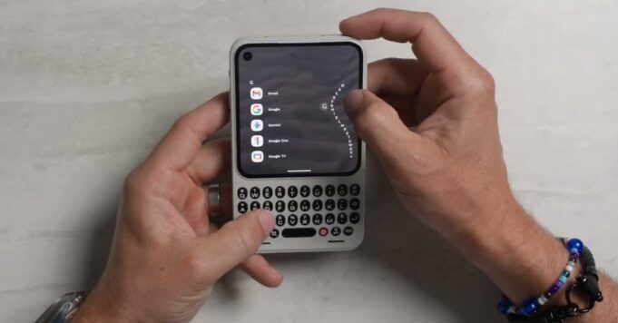 Se demostró a primera vista un Clicks Communicator en funcionamiento
