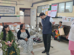 Funcionario cívico de Mumbai se registra como paciente para evaluar la implementación del HMIS