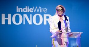 Rebecca Miller rinde homenaje a Martin Scorsese en discurso de honores de IW