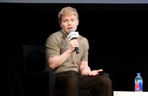 Ronan Farrow sobre su nueva serie de HBO True Crime, IA y más