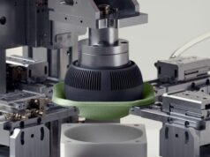 99% menos adhesivo que Nest Audio