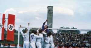 Mire ‘Victory’, la película de culto nazi sobre fútbol de John Huston, durante la Copa del Mundo