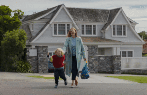 Sarah Snook y ‘All Her Fault’ explican pistas artesanales ocultas – Ver