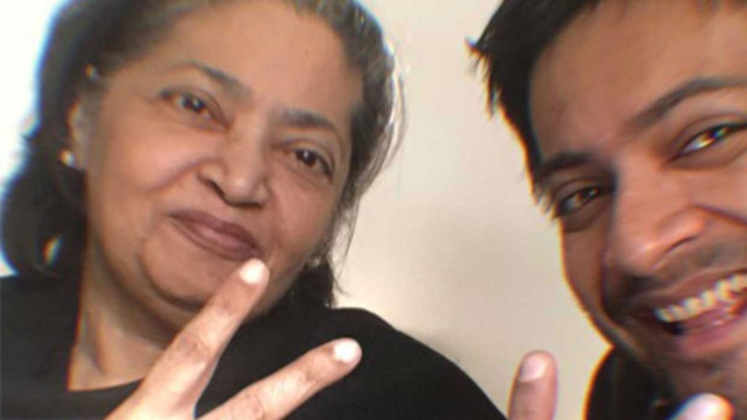 Ali Fazal dice que cada día es un regalo mientras honra la memoria de su madre