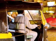 Mujer de Mumbai graba en video los comentarios leudantes del conductor de un autorickshaw, responde la policía