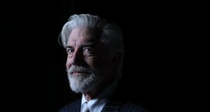 Shaun Micallef protagonizará la producción de la Melbourne Theatre Company de la obra de Chéjov Tío Vanya