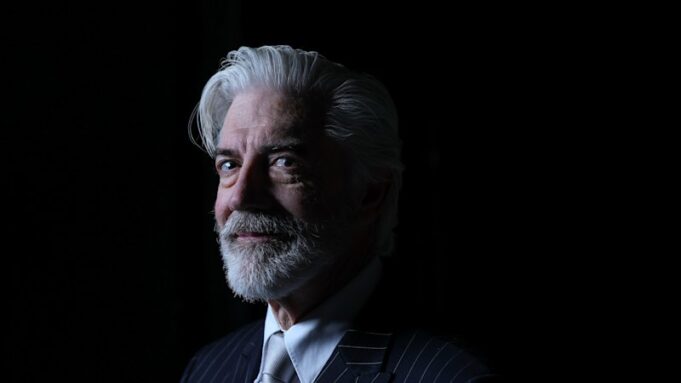 Shaun Micallef protagonizará la producción de la Melbourne Theatre Company de la obra de Chéjov Tío Vanya