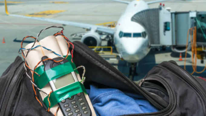 La amenaza de bomba en el aeropuerto de Mumbai resulta ser un engaño y se investiga
