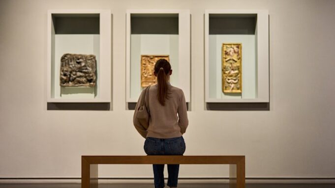 Un hombre la siguió a través de una galería. Entonces su vida cambió