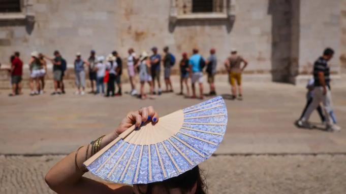Una ola de calor extrema azota a Europa y perturba los viajes, los eventos y los servicios esenciales
