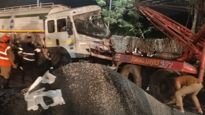 Una falla en los frenos provoca una colisión entre un camión y un camión cisterna en Ghodbunder Road; no se reportaron heridos